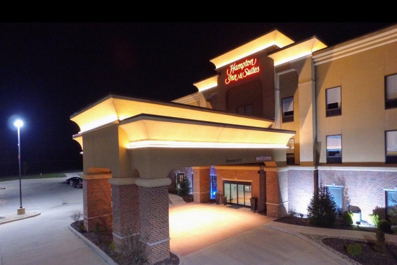 Hampton Inn & Suites Middlebury Exterior photo