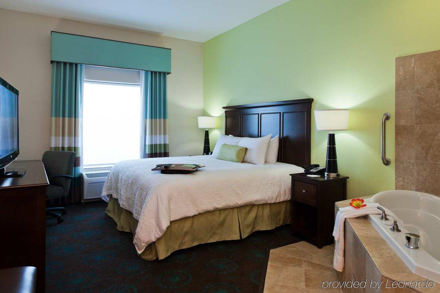 Hampton Inn & Suites Middlebury Room photo